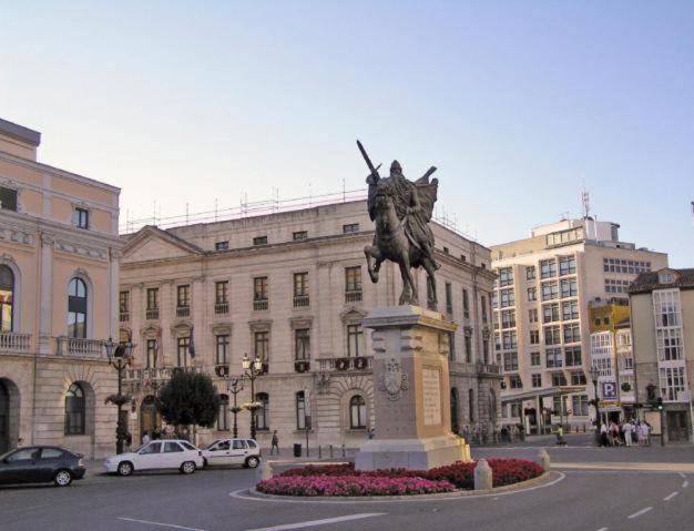 Atuaire Home Plaza De Libertad Junto A El Cid Campeador Burgos Exterior photo